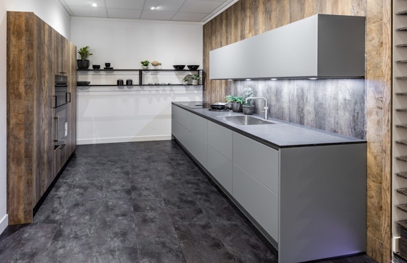 Stijlvol in hout en grijs