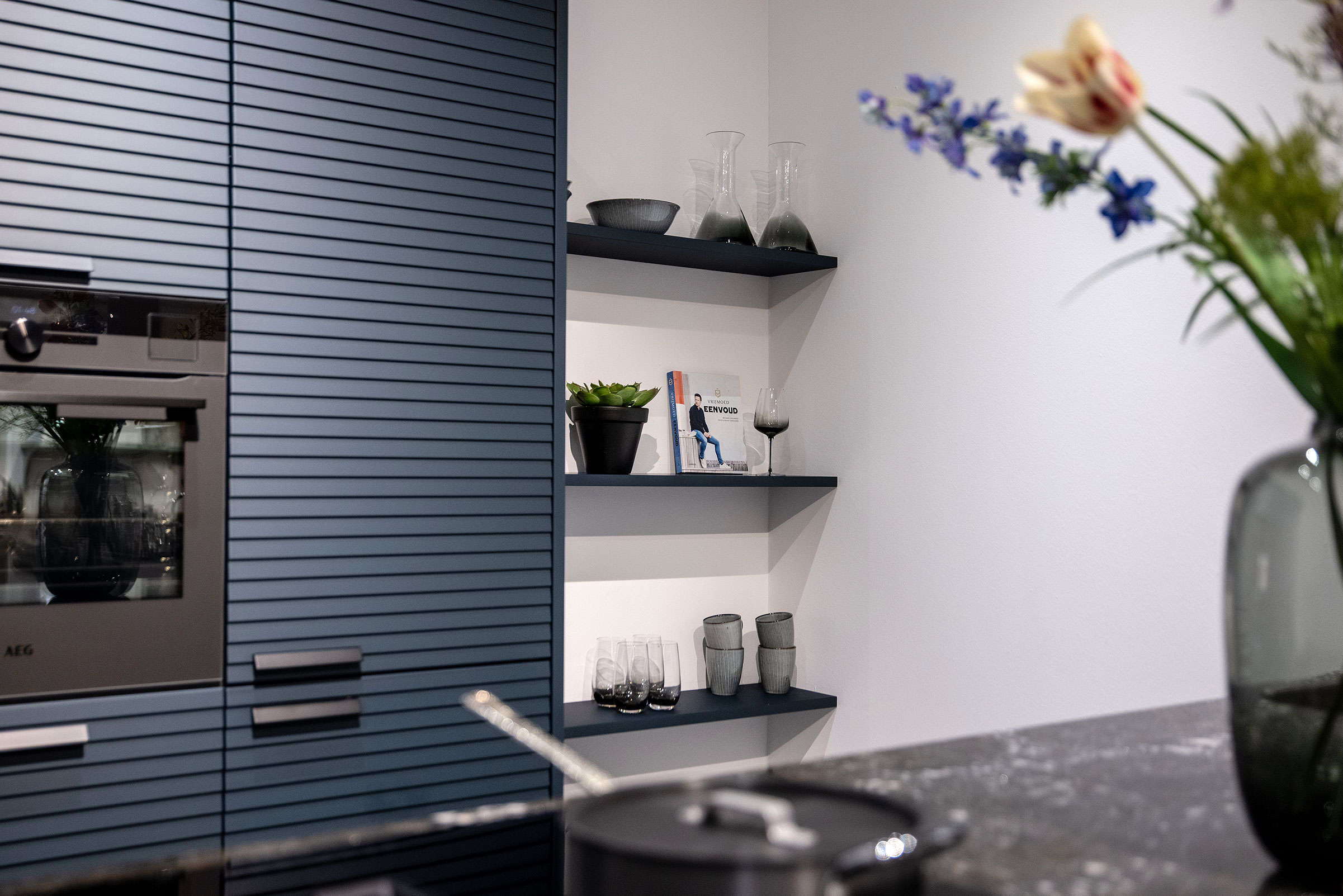 Handige legplanken voor keukenspullen die u direct bij de hand wilt hebben