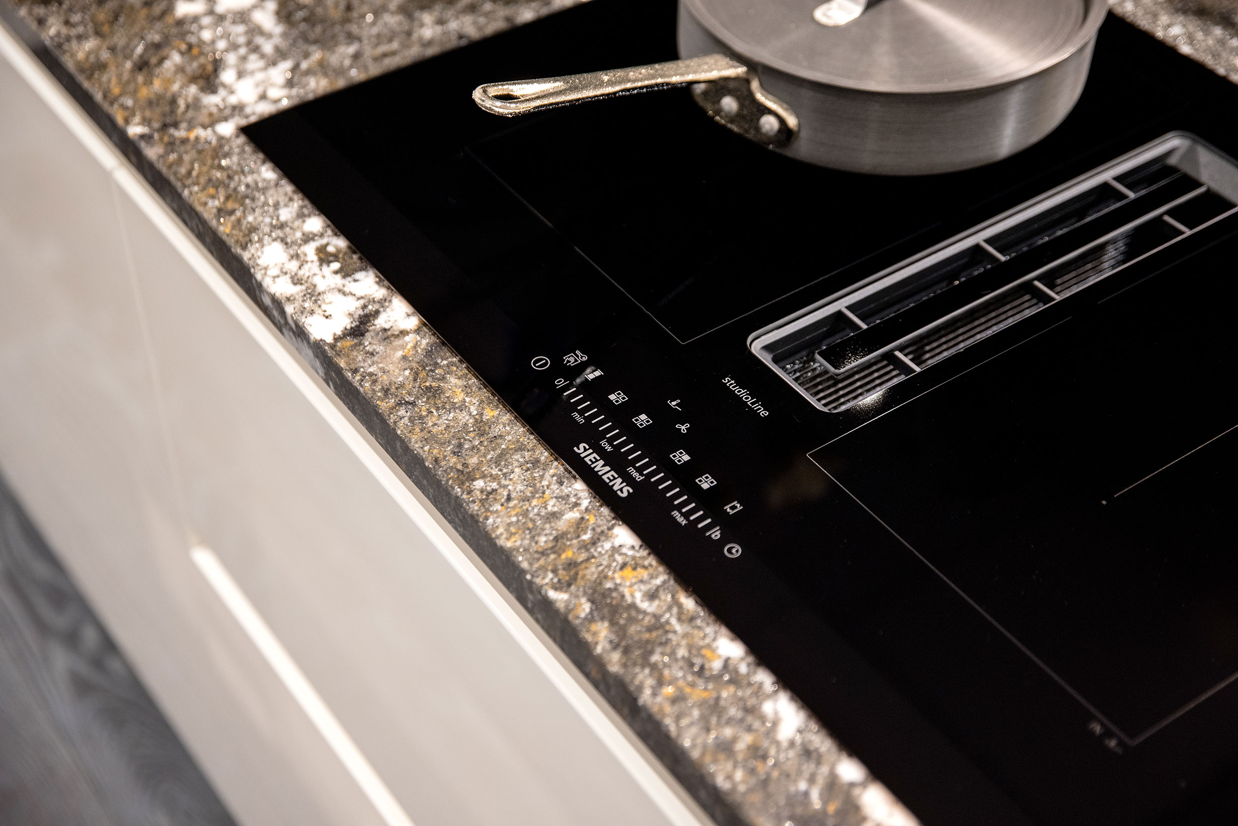 Siemens studioLine inductie kookplaat met afzuiging