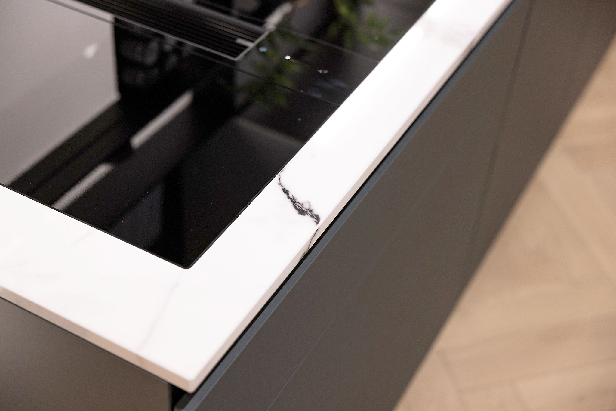 Het keramische werkblad in een modern en trendy design.