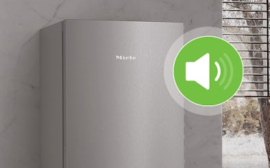 Stille Miele-vriezer met geluidsniveau-icoon om lage decibelwaarden te benadrukken