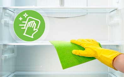 8. Een schone koelkast werkt efficiënter en gaat langer mee.