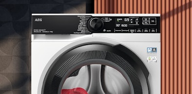 AEG 9 kg wasmachine met bedieningspaneel, ProSense-beladingsherkenning en AutoDose