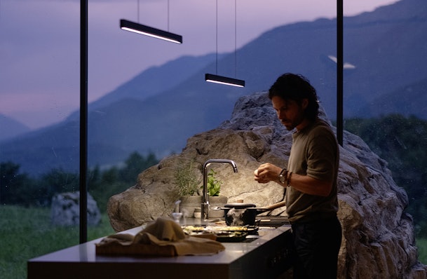 BORA HORIZON: horizontale hanglampen voor werklicht én sfeerverlichting.