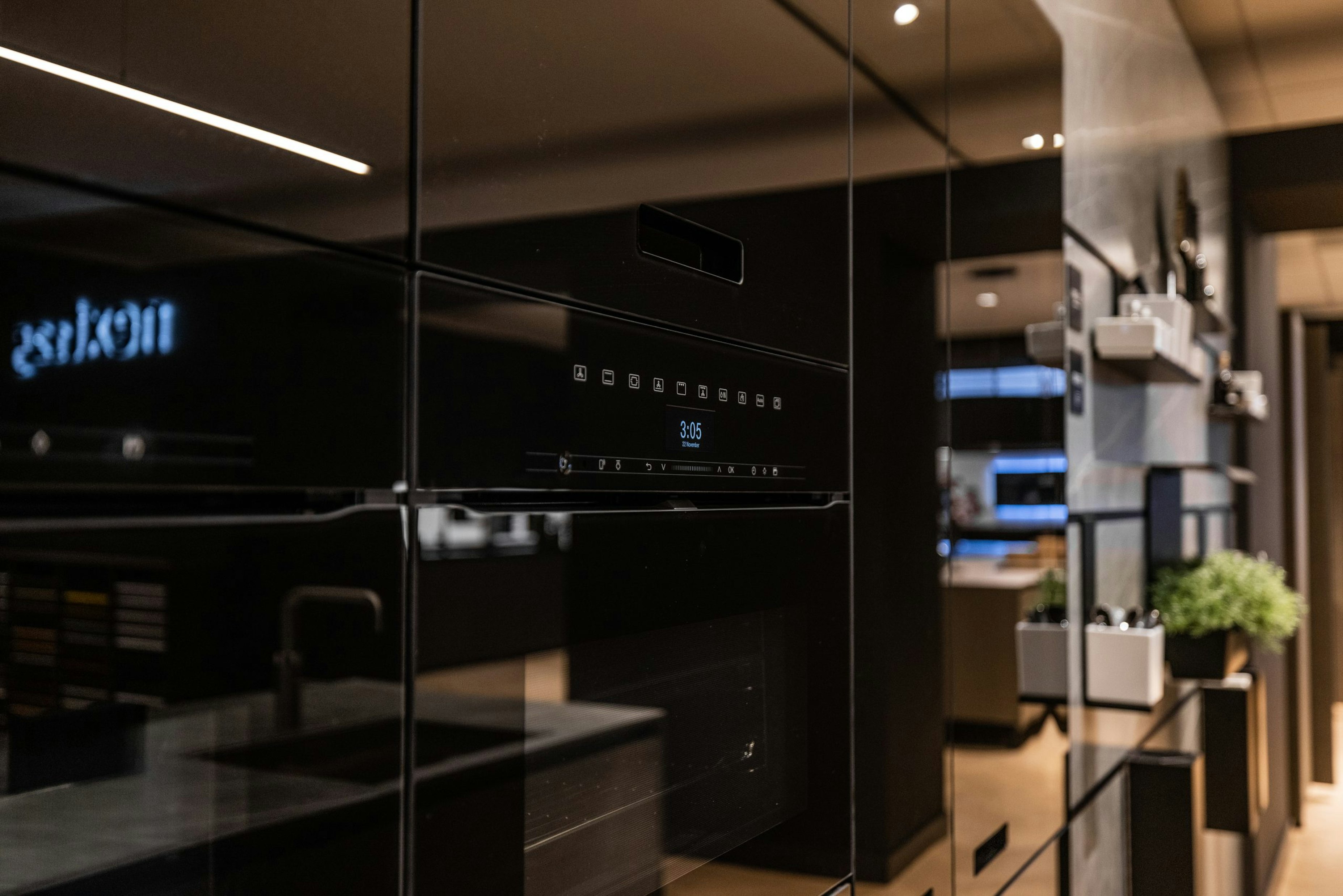 Miele ArtLine-inbouwapparaten met Touch2Open- en SoftOpen-technologie.