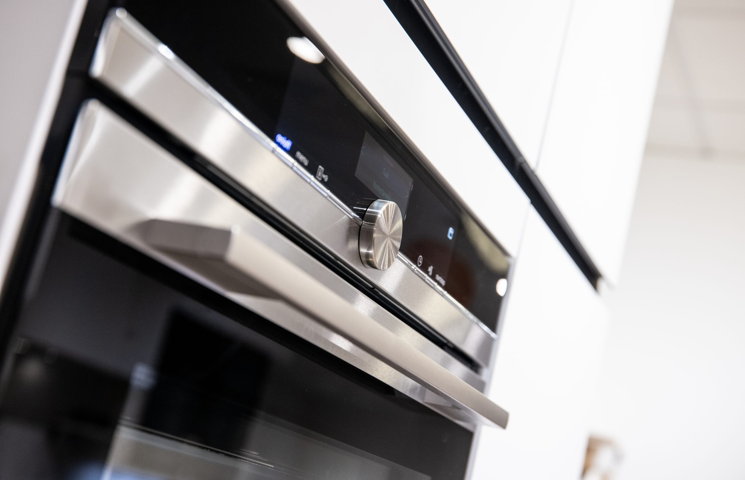 Deze inbouw-oven is van hoogwaardige kwaliteit - Bemmel & Kroon keukens