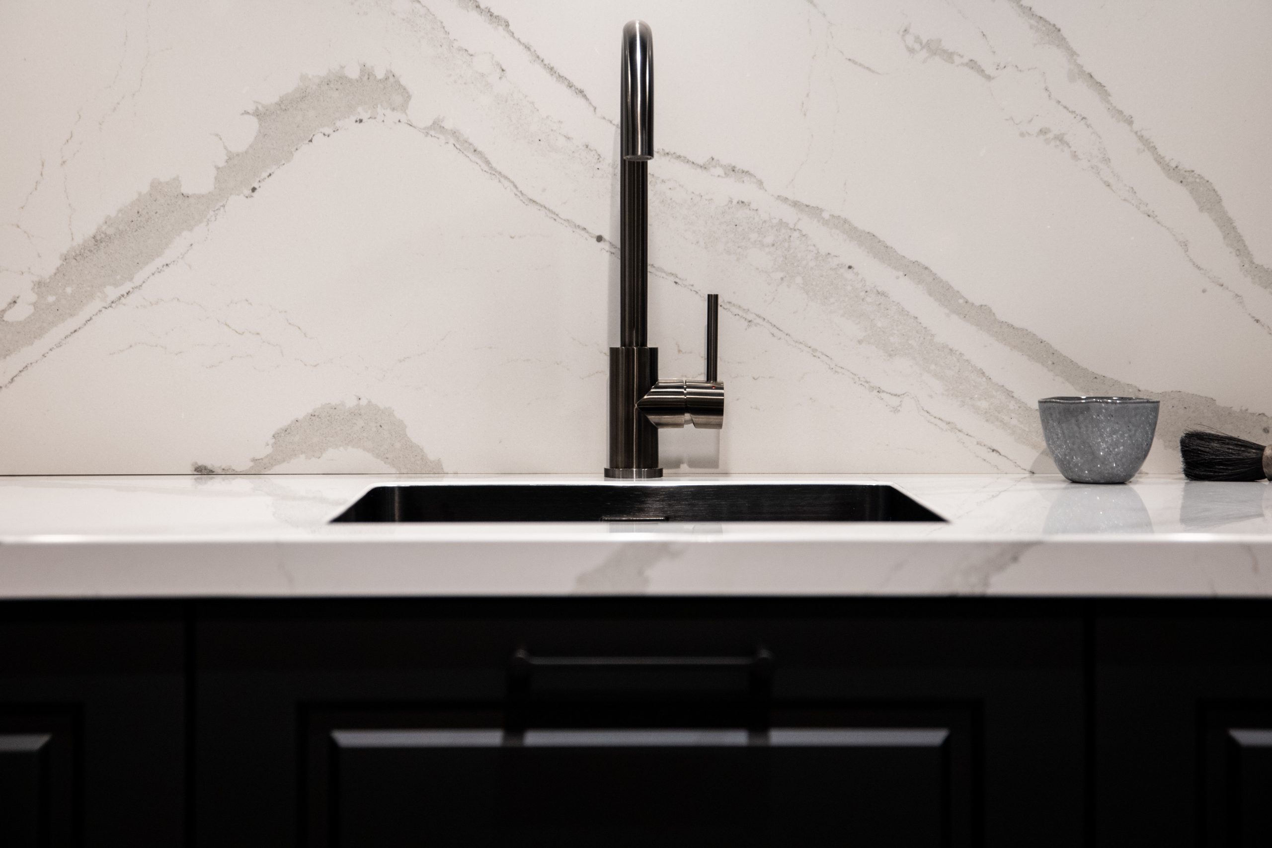 Met een print als deze is een luxueuze uitstraling verzekerd - Bemmel & Kroon keukens