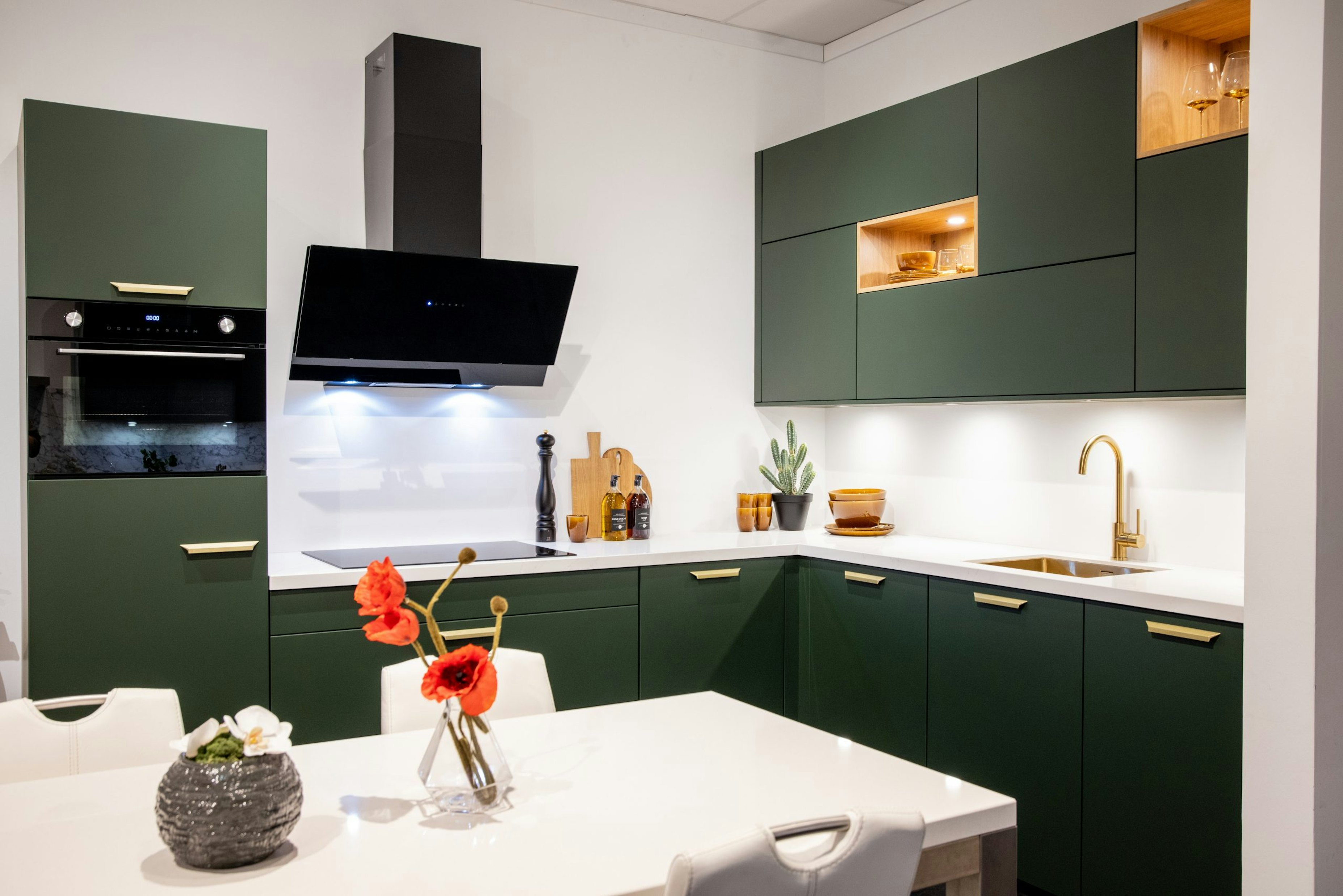 In deze design keuken krijgen hoogwaardige materialen en afwerking een podium - Bemmel & Kroon keukens