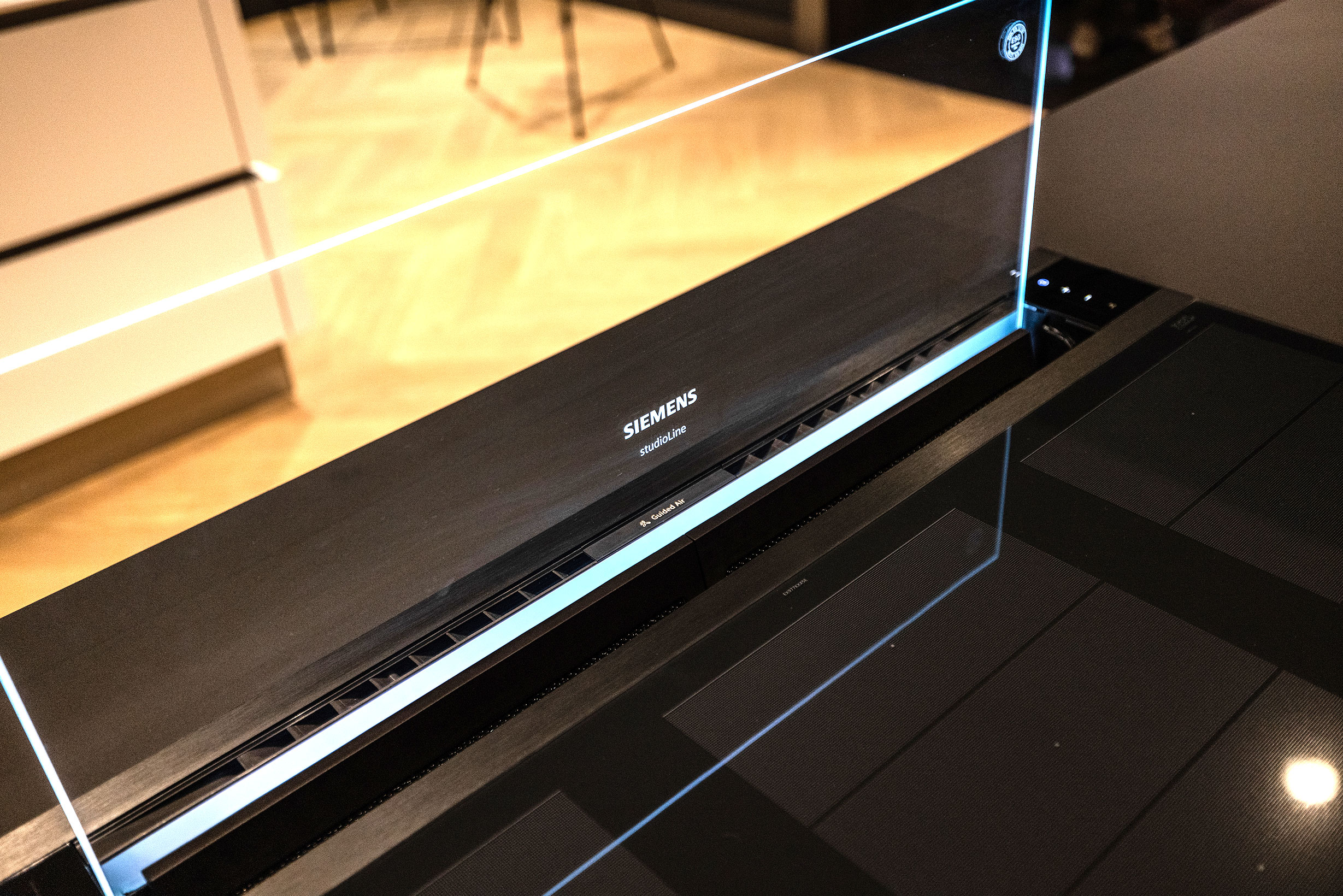 Met de Siemens Glassdraft afzuigkap maakt u echt een design statement.