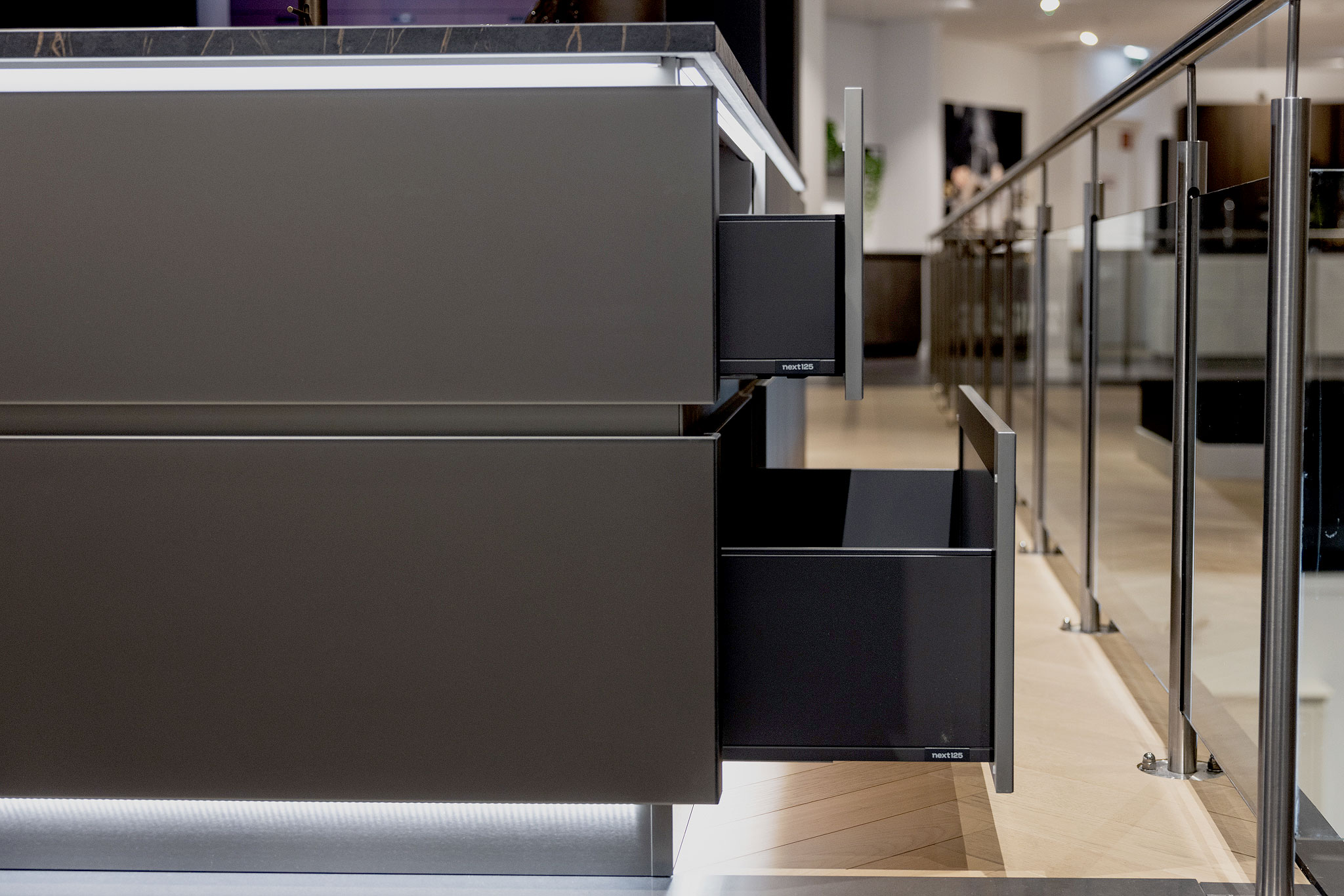 De laden hebben een verfijnde uitstraling en bieden veel extra opbergruimte.