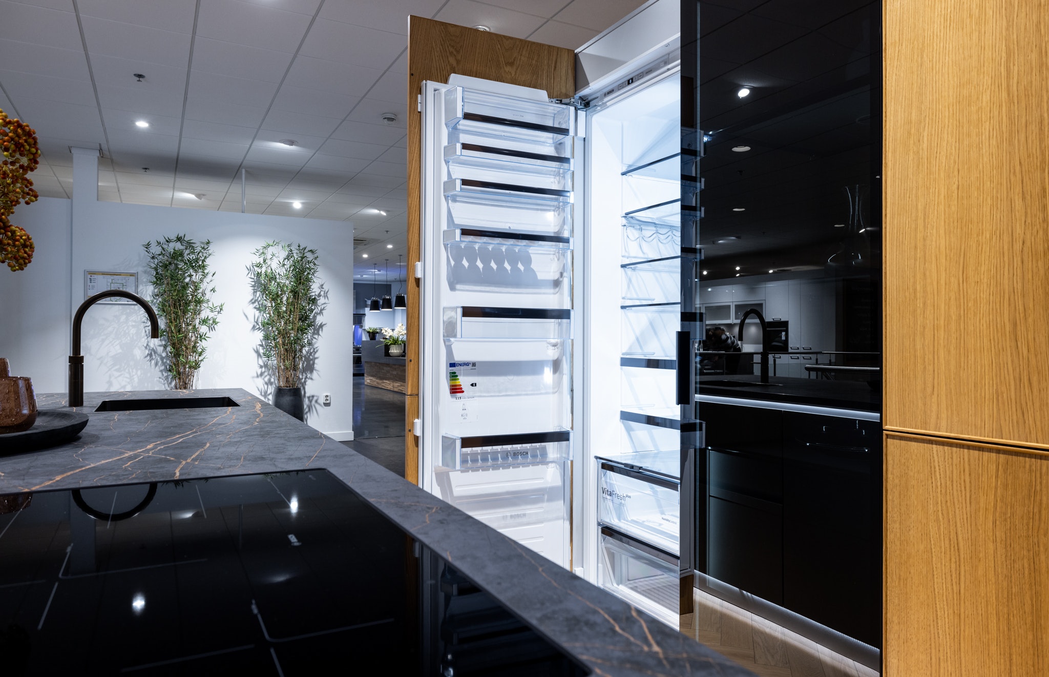 Met deze Bosch VitaFresch koelkast beschikt u over heel veel koelruimte.
