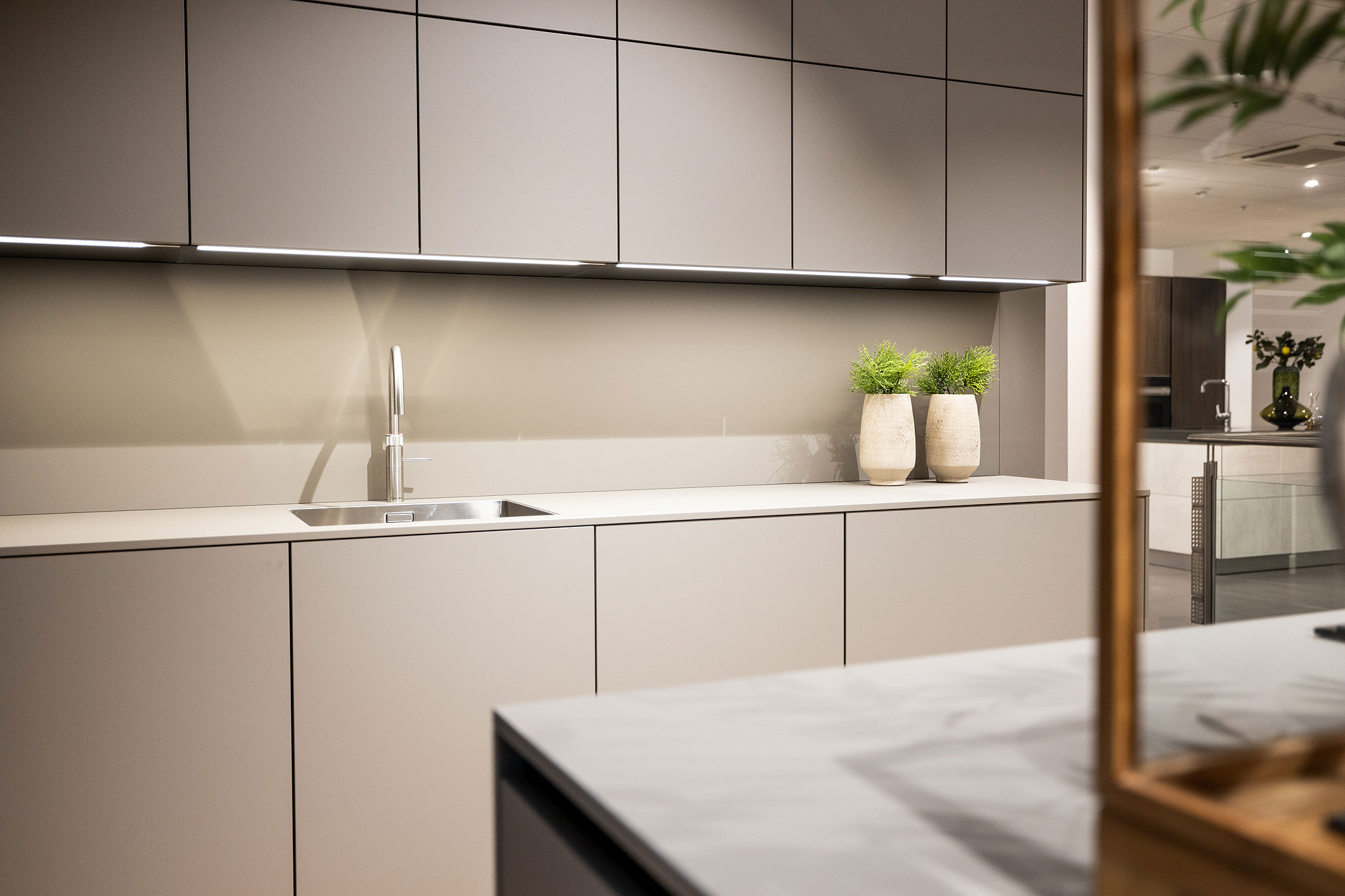 Door de softmatte anti finger print afwerking wordt de zichtbaarheid van vingerafdrukken aanzienlijk verminderd.