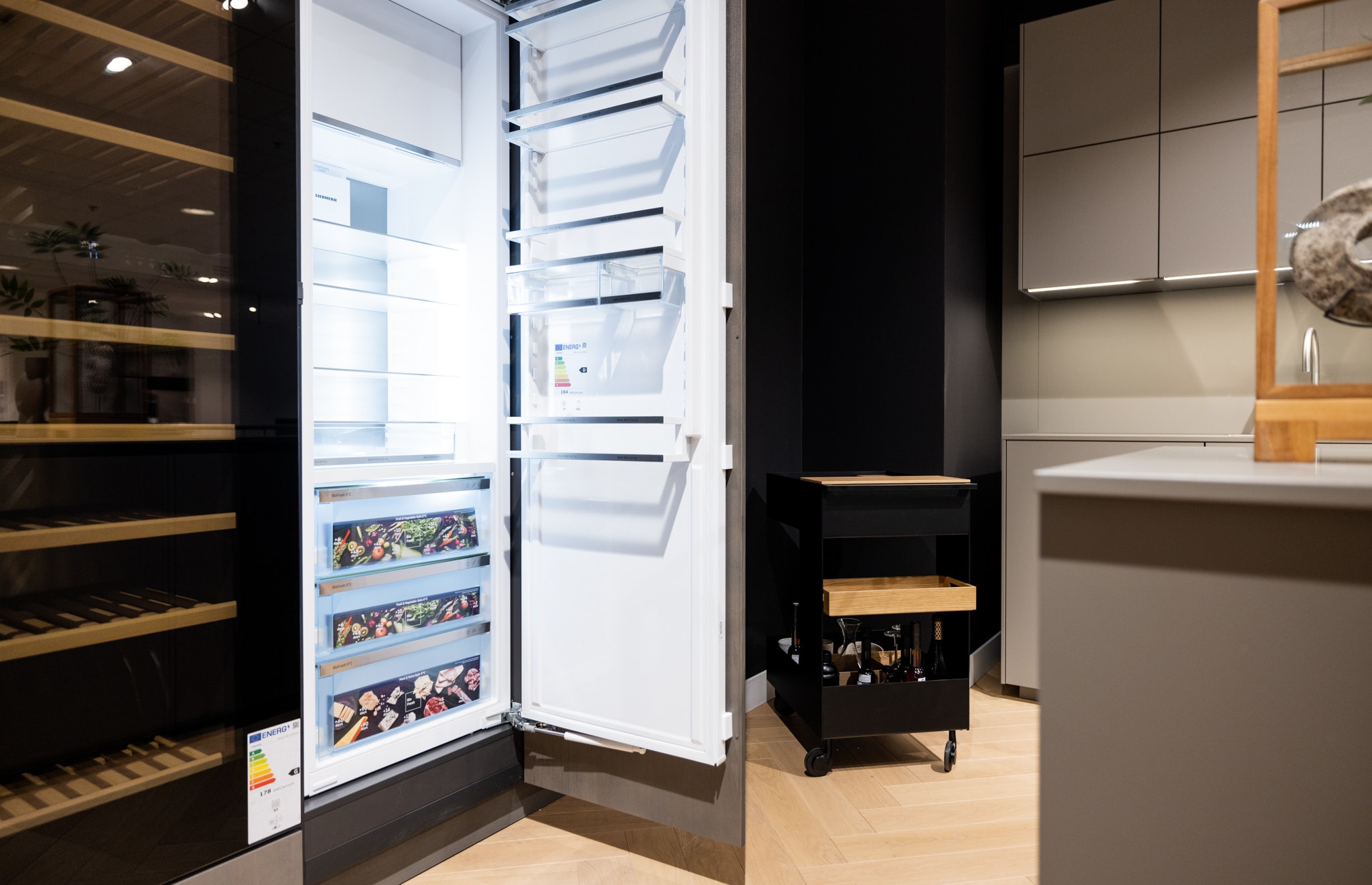De Liebherr koelkast beschikt over ruime groente- en fruitladen.