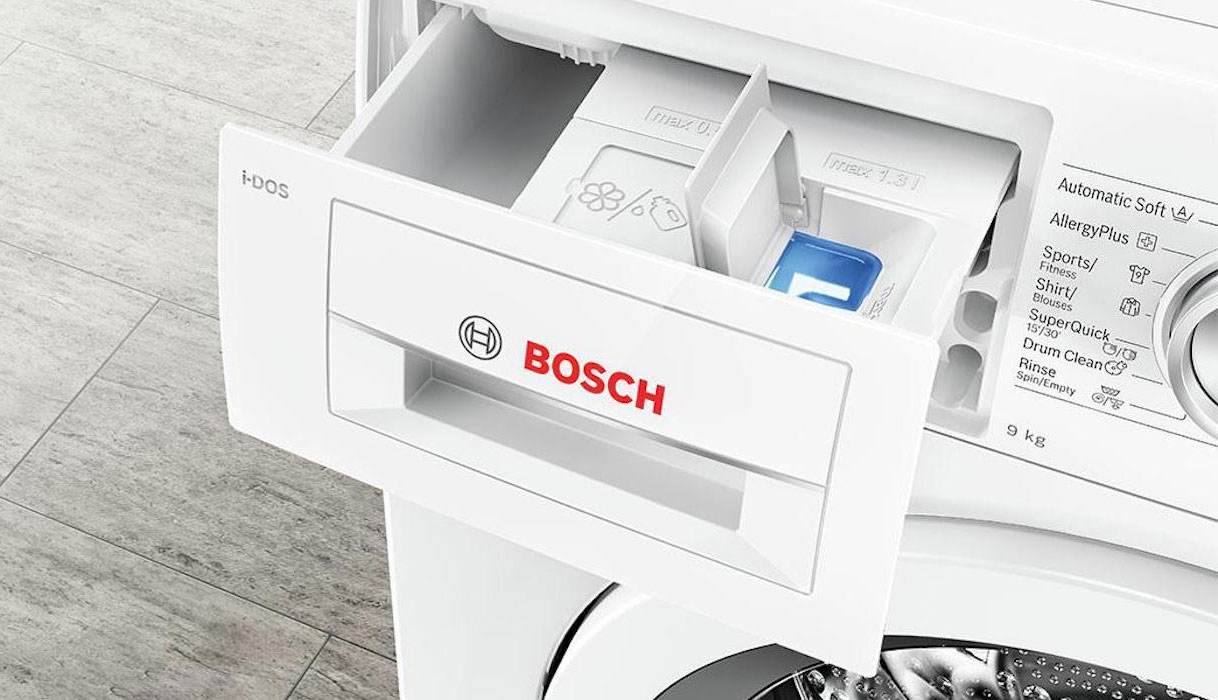 Bosch i-DOS wasmachine met automatisch doseersysteem voor wasmiddel en wasverzachter.