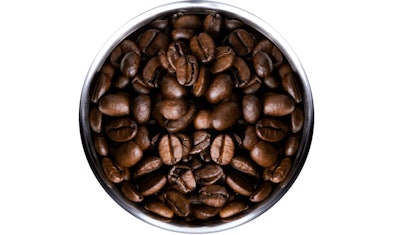 Koffiebonen in de CeramDrive koffiemaler.