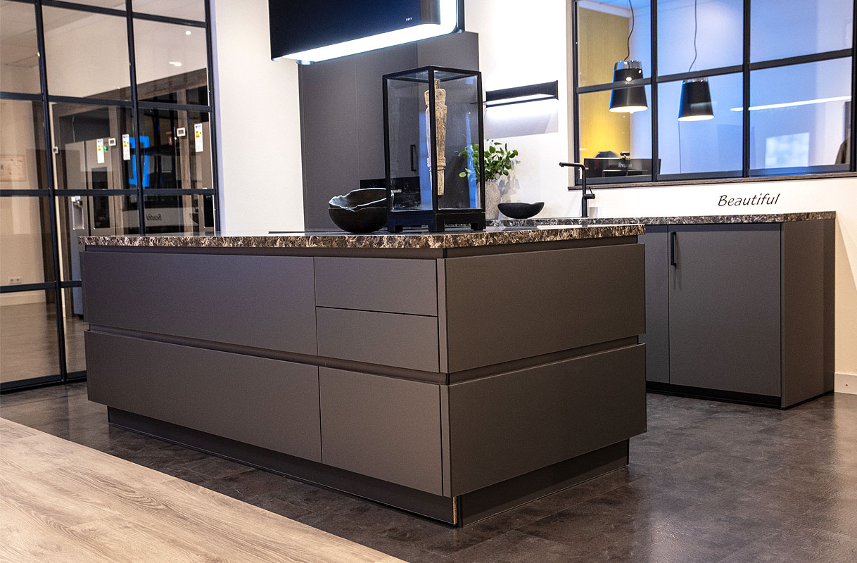 Greeploos Titanium glas ontmoet stoer graniet