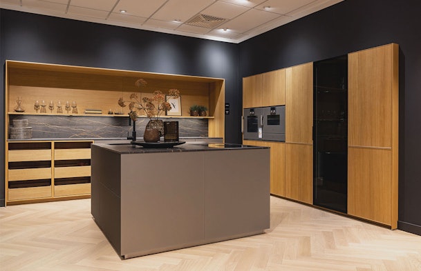 Eigenzinnig samengesteld keukenontwerp