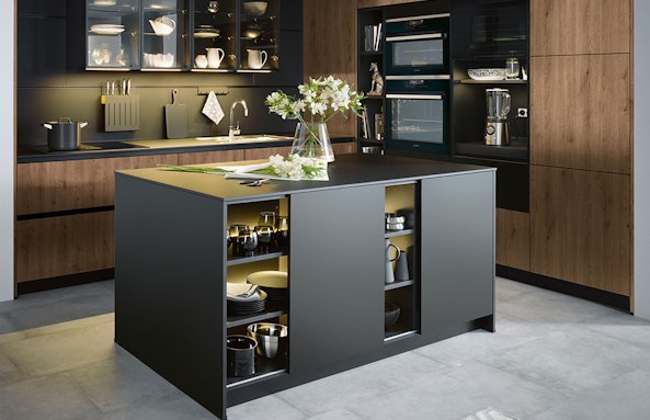 Hout met onyxzwart eiland