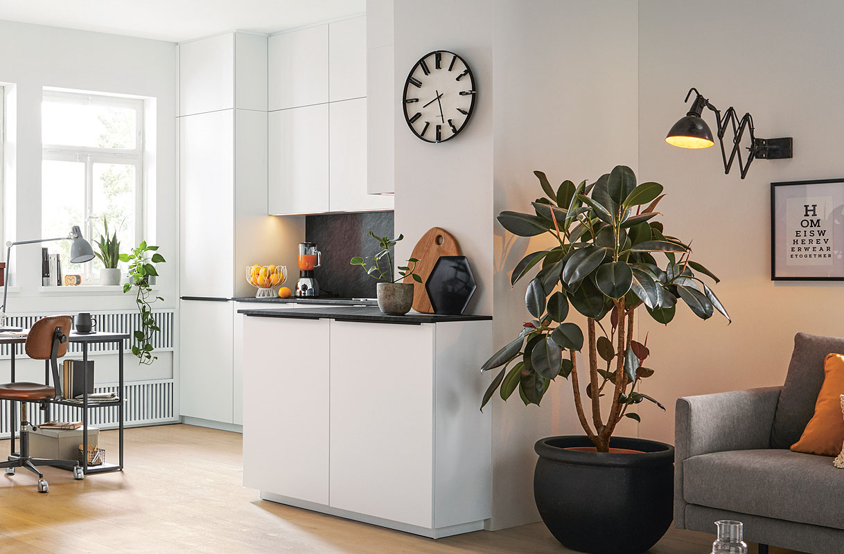 Kristalwitte fronten en leisteenaccenten