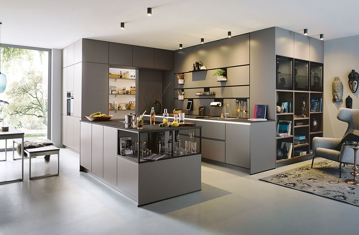 Keukenconcept met luxe materialen en verfijnde accenten