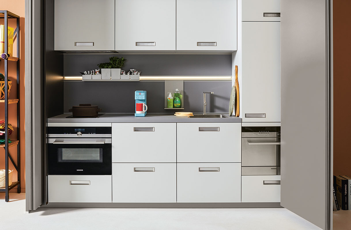 Slim ontworpen kitchenette voor wonen en werken