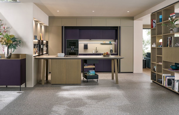 Elegantie met matte auberginekleur en keramische kooktafel