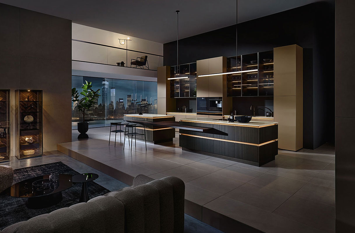 Warm karamelbeige met truffelgrijs en indirecte verlichting