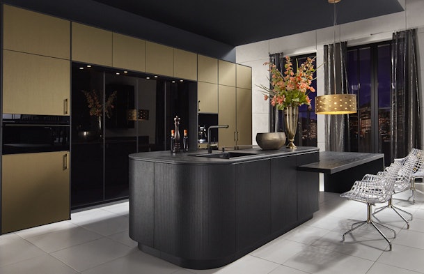 Organische donkere chique opstelling