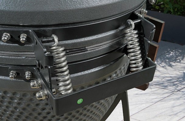Premium kamado houtskool BBQ van Big Bear in de kleur Black Forrest
