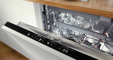 Het snelste SpeedWash programma maakt je vaat in slechts 15 minuten schoon.