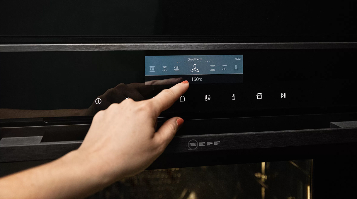TFT-display met full touch control.