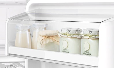 Zuivelcompartiment-in-koelkastdeur