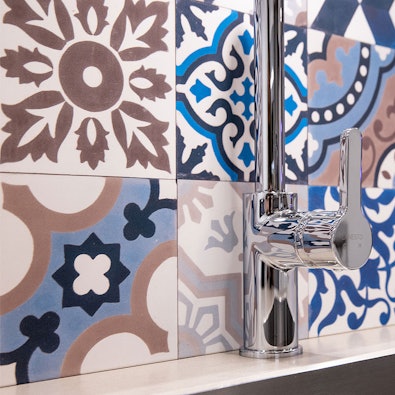 Achterwand met Oosterse tegels