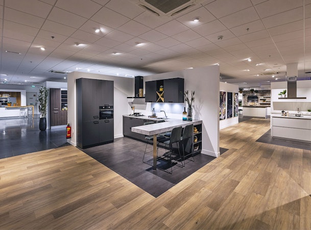 Persoonlijk advies over een bar keuken in onze showrooms