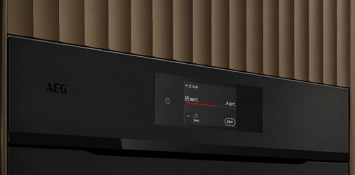 Touchdisplay van AEG oven uit de 7000 serie met menubediening en temperatuurweergave