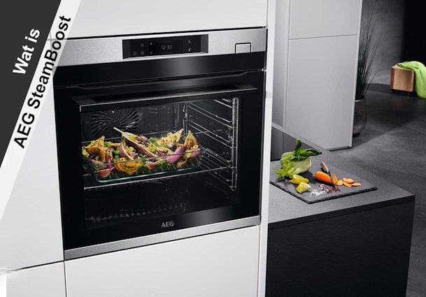 AEG FlexBridge-kookplaat met grillplaat en pan, inclusief stoomafzuiging.