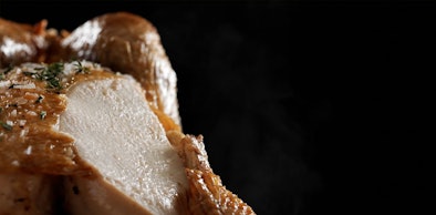 Kip met krokante buitenkant en sappige binnenkant bereid met de SteamCrisp functie