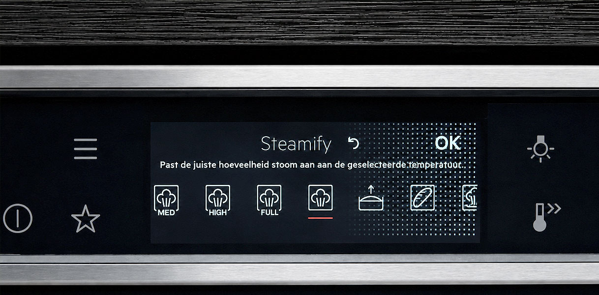 Display van AEG stoomoven met Steamify dat de hoeveelheid stoom aanpast aan de temperatuur