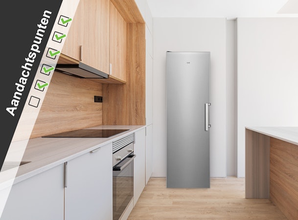 AEG vriezer in moderne houtlook keuken