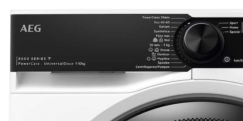 Voorzijde van AEG wasautomaat met bedieningspaneel en programmaknop