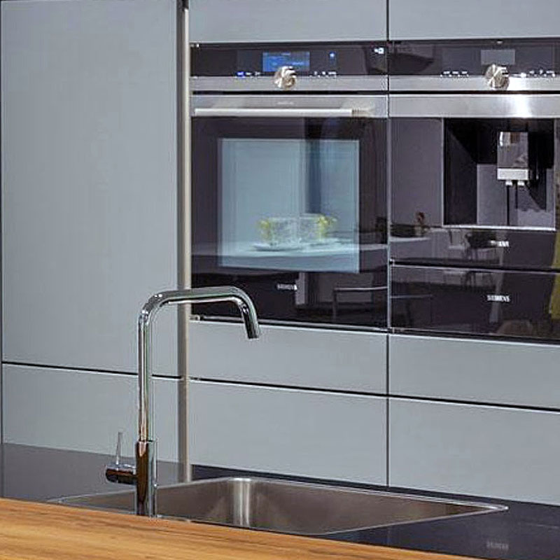 Agaatgrijze gelakte kast