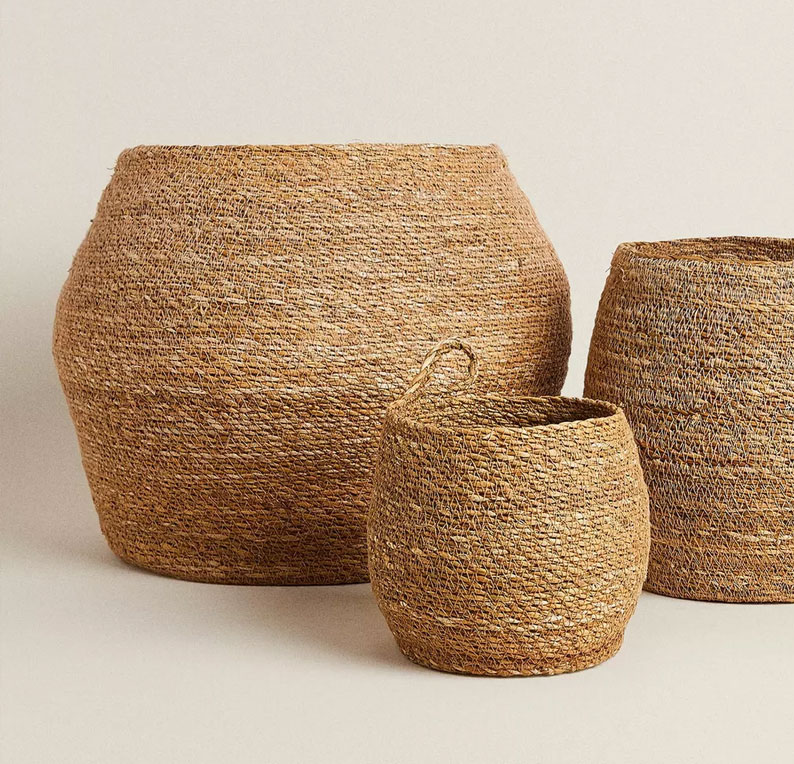 Ambachtelijke handgemaakte rieten manden.