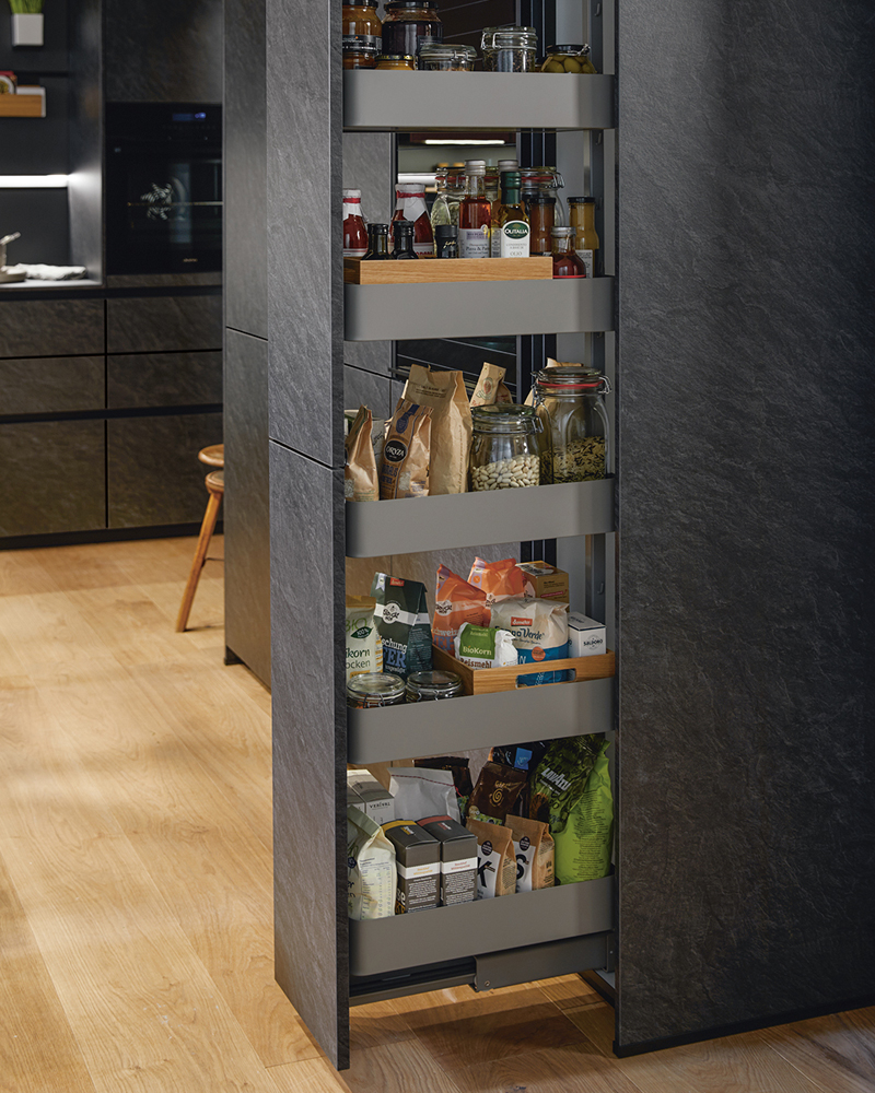 Apothekerskast in keuken.