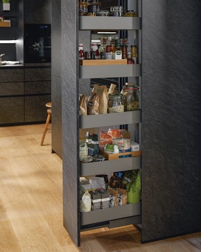 Apothekerskast in keuken.