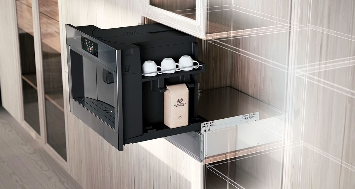 ATAG inbouw koffiemachine met uittrekbaar reservoir voor koffiebonen of gemalen koffie in een kastenwand