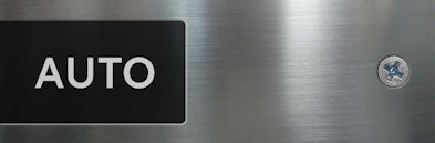 AEG vaatwasser display toont AUTO programma selectie op zwart scherm