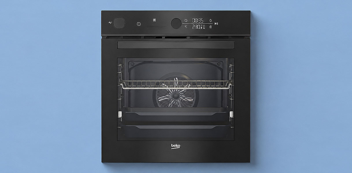 Zwarte Beko solo oven met ovenruimte voor bakken, braden en grillen