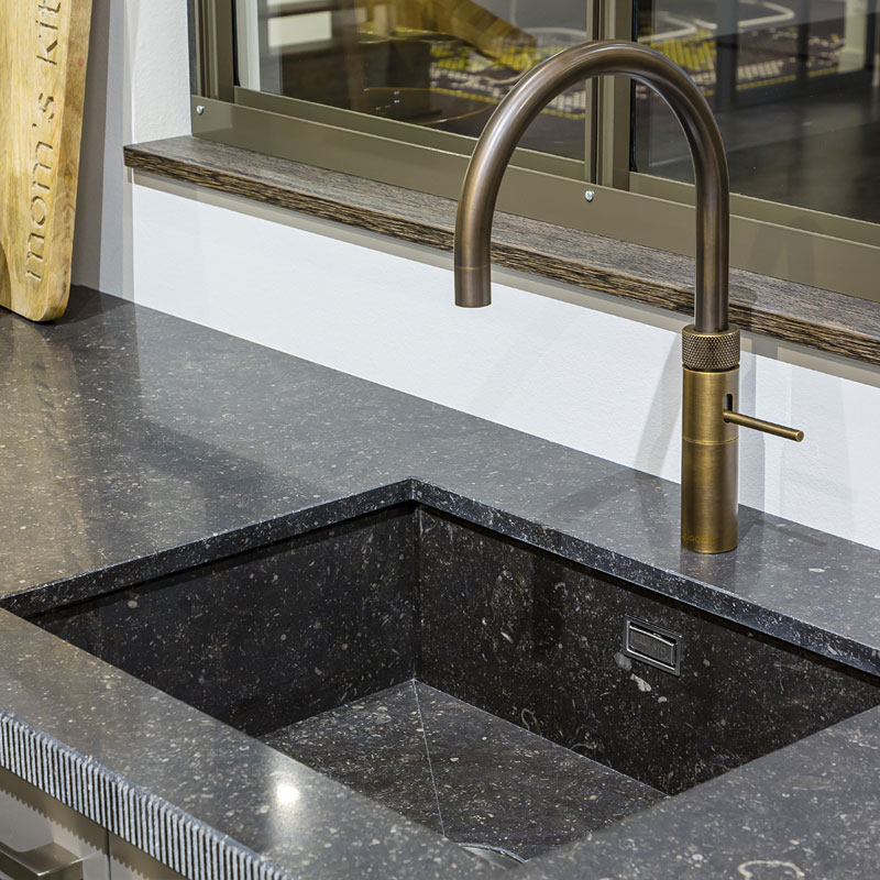 Belgisch hardstenen blad en spoelbak