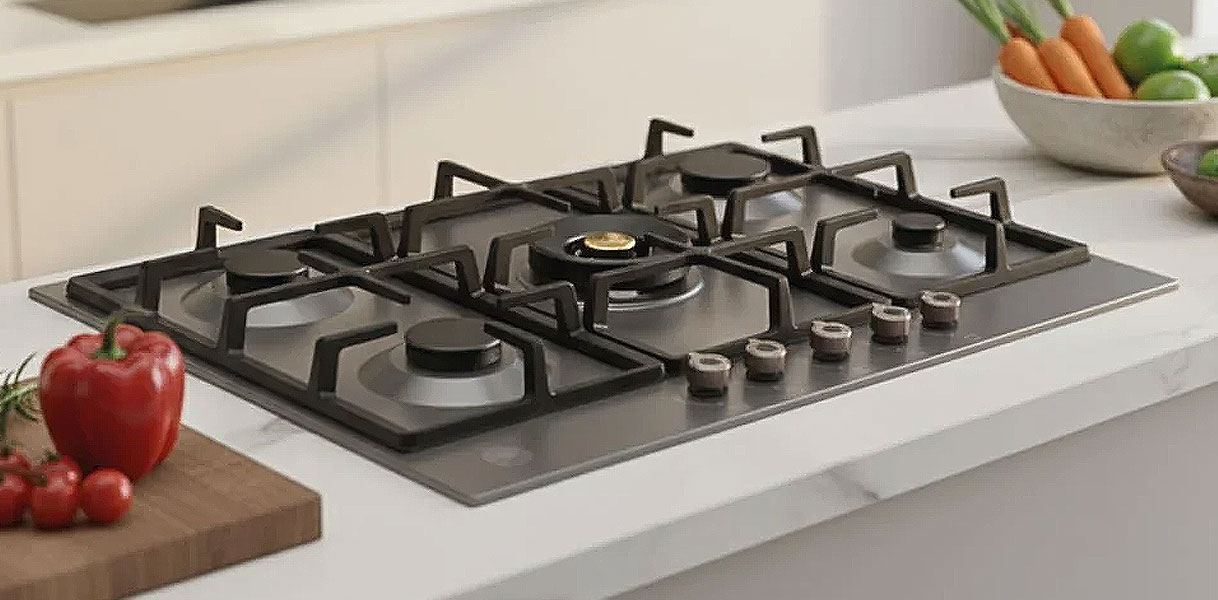 Bertazzoni gaskookplaat met vijf branders, wokbrander en gietijzeren pannendragers