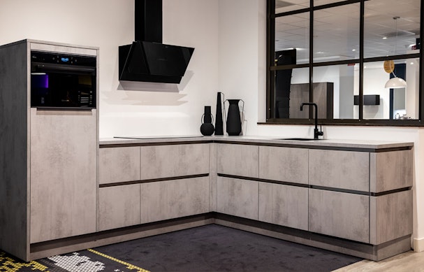 Betonlook en zwart staal